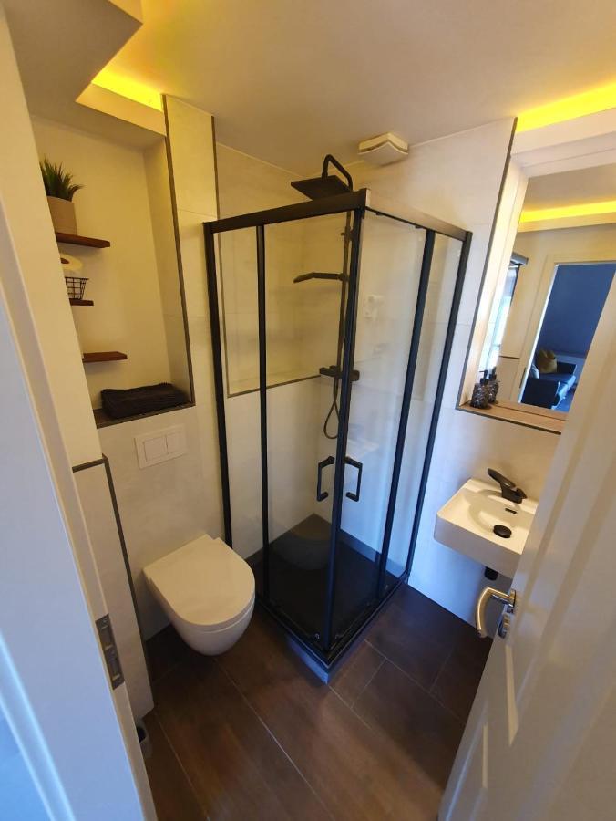 Neumuehler Hof- Ferienwohnung "Benjamin" Mit Grosser Privater Dachterasse Und Guter Anbindung In Die City Schwerin  Zewnętrze zdjęcie