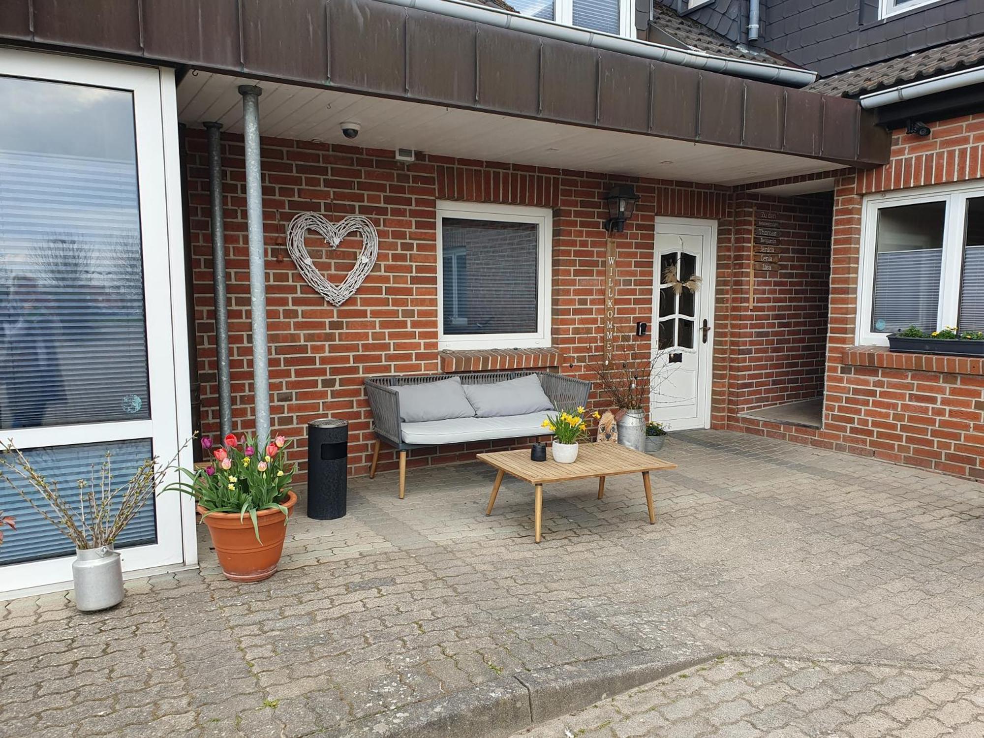 Neumuehler Hof- Ferienwohnung "Benjamin" Mit Grosser Privater Dachterasse Und Guter Anbindung In Die City Schwerin  Zewnętrze zdjęcie